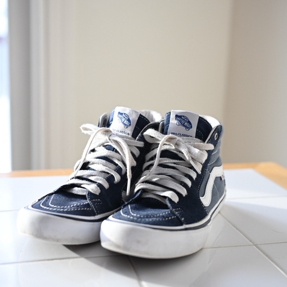 Vans Other - Vans Sk8-Hi Top Sneakers - Men’s Sz 7 Navy and White
